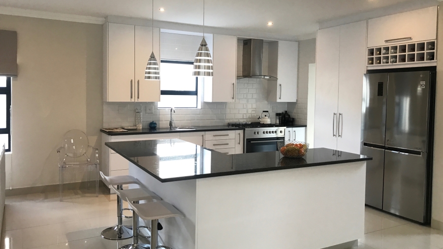 To Let 4 Bedroom Property for Rent in Parklands North Western Cape